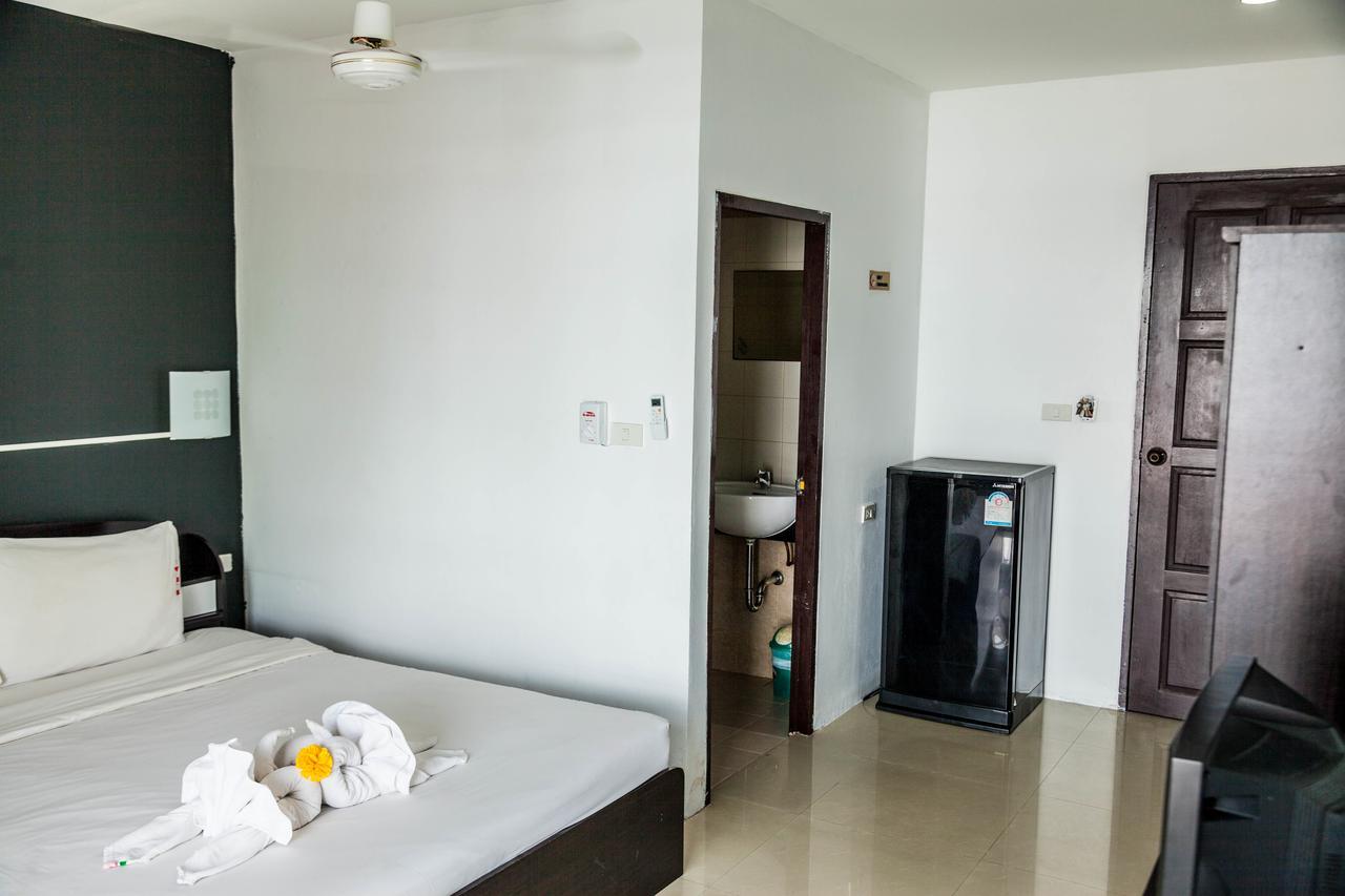 Happy Fish Guesthouse Patong 외부 사진